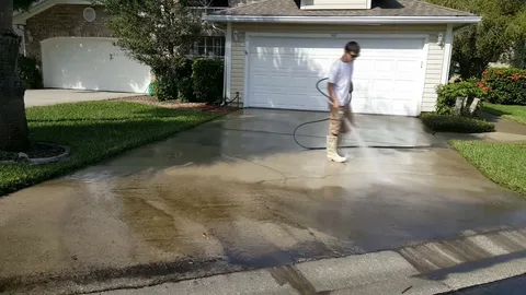 Why Homeowners in Choose Professional Pressure Washers Over DIY Methods 4 professional pressure washing patio and deck cleaning