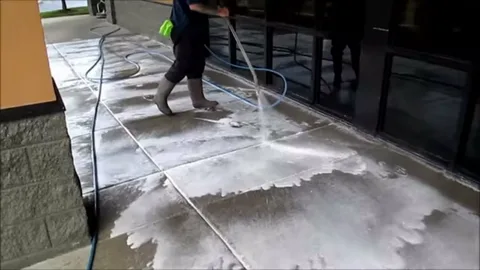 Best Time to Pressure Wash My House