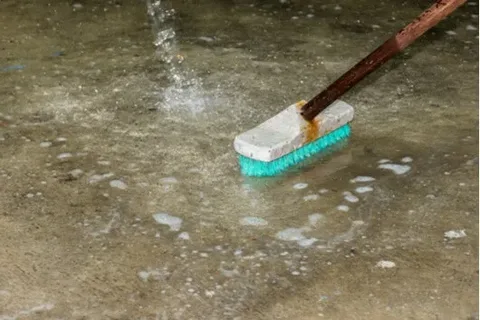 How to Use Muriatic Acid to Clean Concrete Safely 4 water damage restoration mold prevention and sanitizing treatment